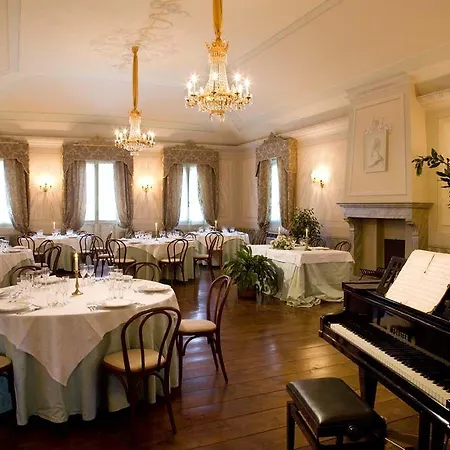 Mini-hôtel Alle Roncole 3*